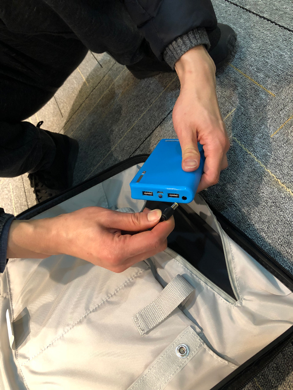 Airwheel rideable suitcase